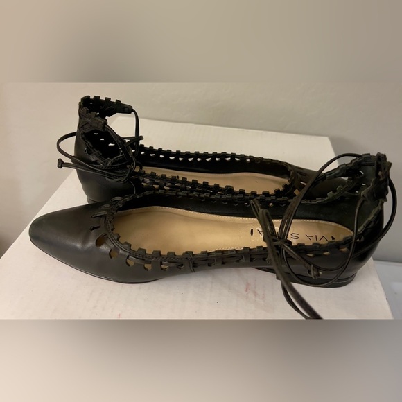Via Spiga size 8 black leather slip-on flats with ankle tie - Picture 8 of 12